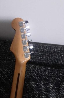 Fender Stratocaster - 5