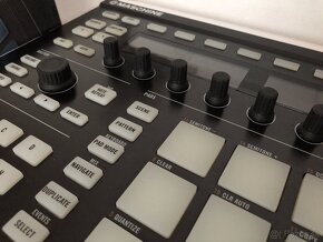 Native Instruments MASCHINE MK2 Groove Production Studio - 5