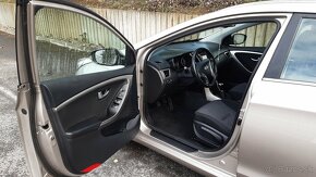 Hyundai i30 CW 1.6CRDi   42000km - kúpené v SR - 5