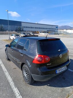 Volkswagen Golf 1.6 FSI - 5