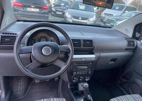 Volkswagen Fox 1.2i benzín manuál 40 kw - 5