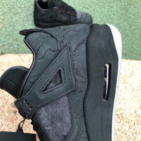 Air Jordan 4 Retro Kaws Black - 5