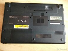 predám nefunkčný notebook Sony Vaio PCG-71213m - 5