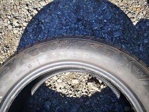 Predam zimne pneu 215/60 r17 Good Year Ultra Grip - 5