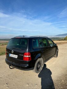 Volkswagen Touran 2.0 tdi DSG - 5