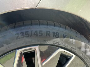 Škoda R18 8Jx18 ET 44 5x112 PROPUS 235/45 R18 - 5