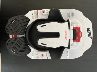 Nový chránič krku Leatt Neckbrace GPX 5.5 - 5