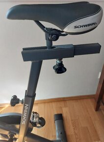 Predám cyklotrenažér SCHWINN IC2 - 5