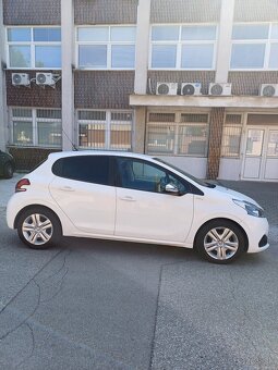 Peugeot 208 1,2 ročník 2018 vo vysokej výbave - 5