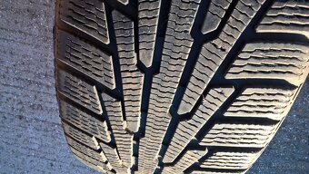 4 ks ZIMA 275/50 R20 113R NOKIAN cca 8 mm  LEN 119,99 €/sada - 5