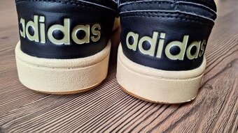 Adidas v.42 - 5