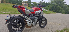 MV Agusta Stradale 800 1. majitel - 5