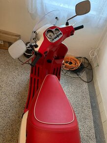 Predám skúter Vespa S50 2T prvý majiteľ - 5