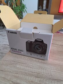 Canon EOS 250D - 5