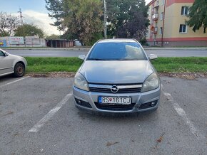 Predám Opel Astra H na náhradné diely - 5