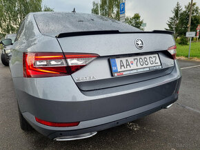 SKODA SUPERB MK3 spoiler kridlo lipko na kufor na hranu - 5