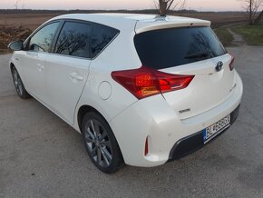 Toyota Auris 1,8 HYBRID - 5