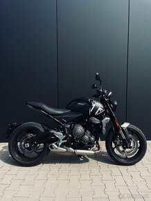 Triumph Trident 660 Matte Jet Black 2022 - 5