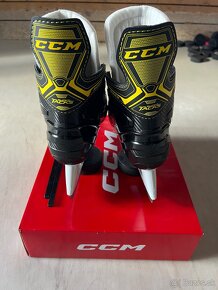 Predám korčule CCM Supertacks 9355 JR nové ‼️ - 5