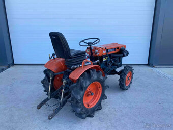 Traktor Kubota B7001 - 5