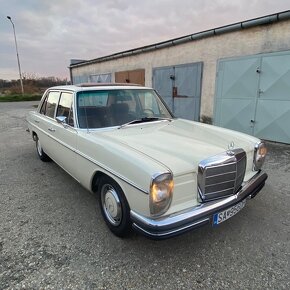 Mercedes Benz 220 /8 W115 - 5