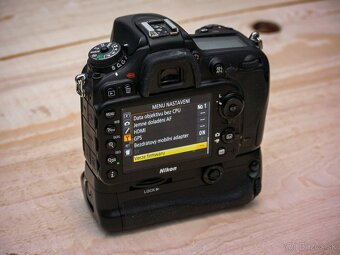 Nikon D7100 + battery grip Meike - 5