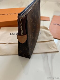 Louis Vuitton Toiletry Pouch 26 kabelka - 5