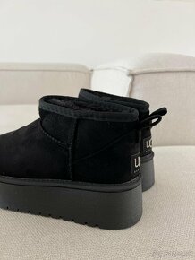 Ugg platform mini dámske čižmy čierne - 5