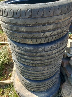 Pneu 245/40 R18 - 5