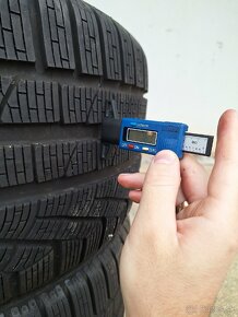 Zimne pneu 90% 275/35 R19 100W Pirelli Sottozero Winter 270 - 5