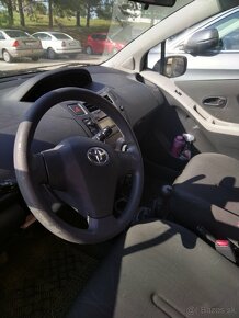 TOYOTA yaris 2009 - 5