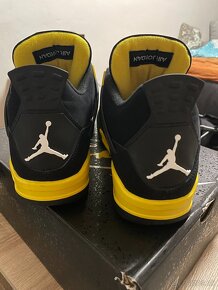 Jordan 4 Thunder yellow - 5