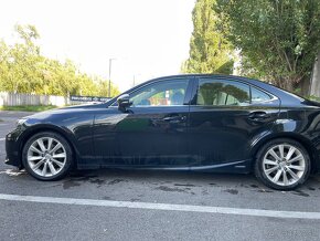 Lexus IS300H - 5