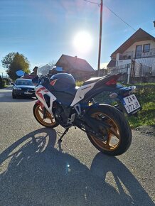 Honda CBR250R - 5