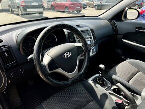 Súrne Hyundai i30 1.6 diesel (2007, 220.000 km, manual) - 5