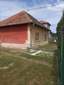 Stary rodinný dom , pozemok Bešeňov - 5