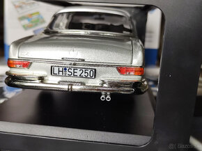 1:18 Mercedes 250 SE - 5