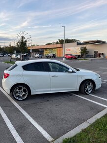 Alfa Romeo Giulietta Distinctive - 5