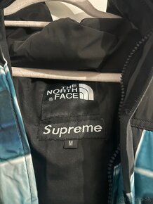 Supreme x The North Face - 5