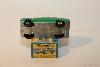 Matchbox SF Ford Zodiac MK.IV - 5