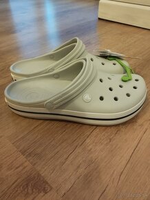 Pánske sivé crocsy - 5