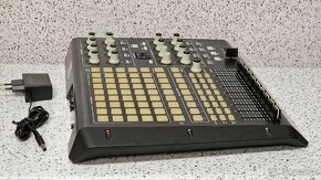 AKAI APC40 / ABLETON CONTROLER / MIDI kontroler - 5