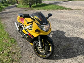 Suzuki GSX-R 600 - 5