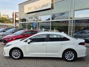 TOYOTA COROLLA SEDAN 1,8 HYBRID automat 17400,- - 5