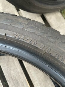 Pirelli 255/40 R19 2x=80€ - 5