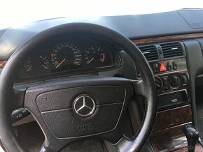 W210 OM606 Mercedes E300td - 5