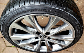 alu R18 5x114,3 orig. Toyota, pneu 225/40 Auris Yaris Corola - 5