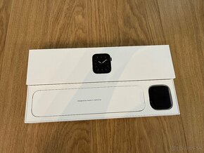 Apple Watch 5 44mm - 5