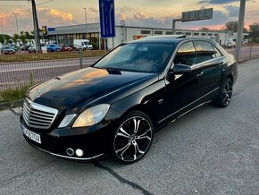 Mercedes Benz Eclass 220 AT - 5