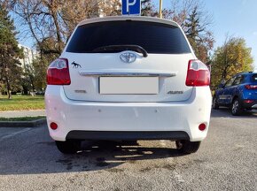 Toyota Auris 1,6 - 5